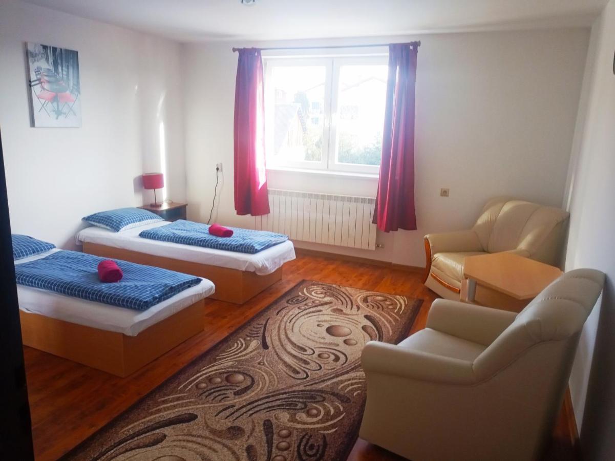 Lucky Cat Hotel Nová Lesná Eksteriør billede